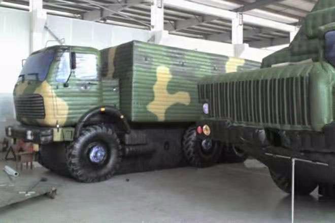 前锋大型军事车